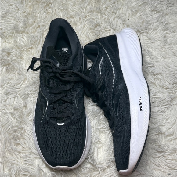Saucony Woman’s Black and White Athletic Shoes - Picture 2 of 5